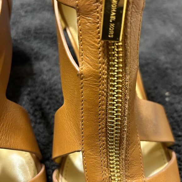 Michael Kors Tan Zip Up Buckle Open Toe Heels - Picture 2 of 8